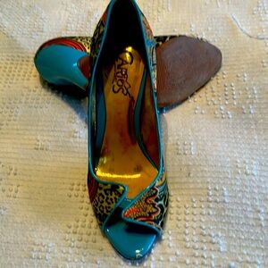 Carlos Santana 4 1/2 heel.